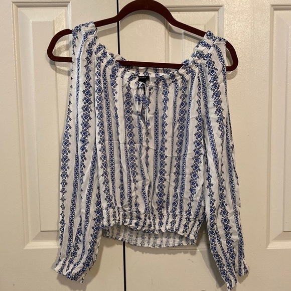 Forever 21 Cold Shoulder Shirt - Stylish and Flattering, Size Small - Picture 1 of 6
